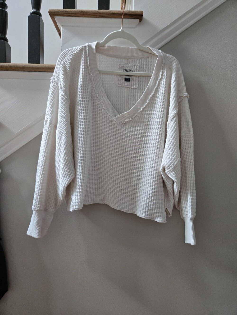 American Eagle Outfitters Ivory Waffle V-Neck Cropped Pullover